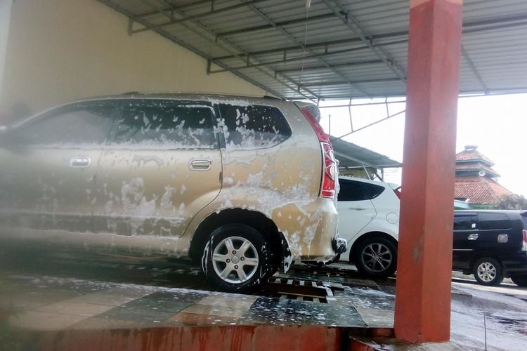 Mobil Kinclong di Cilacap: SLEKO 61 Cuci Mobil dan Motor